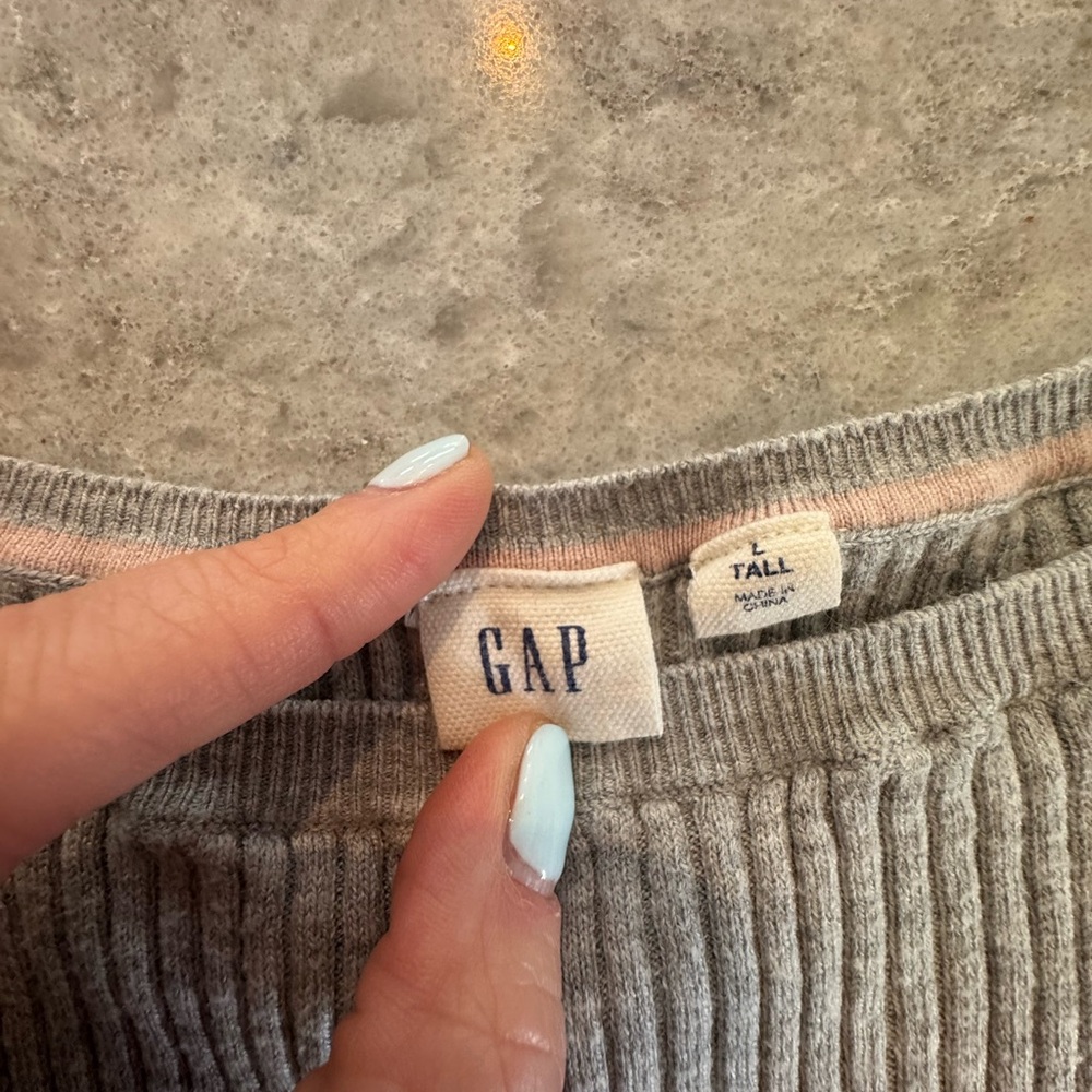 GAP Light Gray Ribbed Knit Top- Women’s Tall - Picture 2 of 2